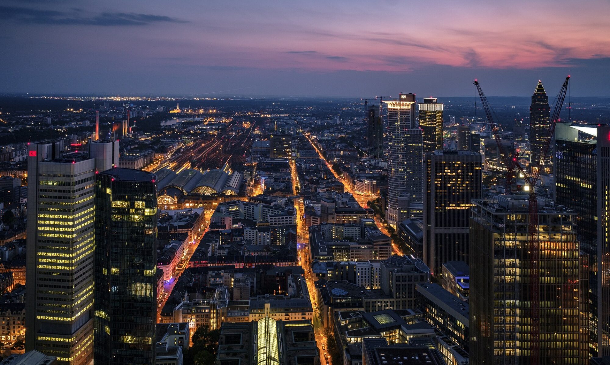 Skyline und Straßen Frankfurts